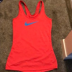 NIKE PRO TANK TOP.